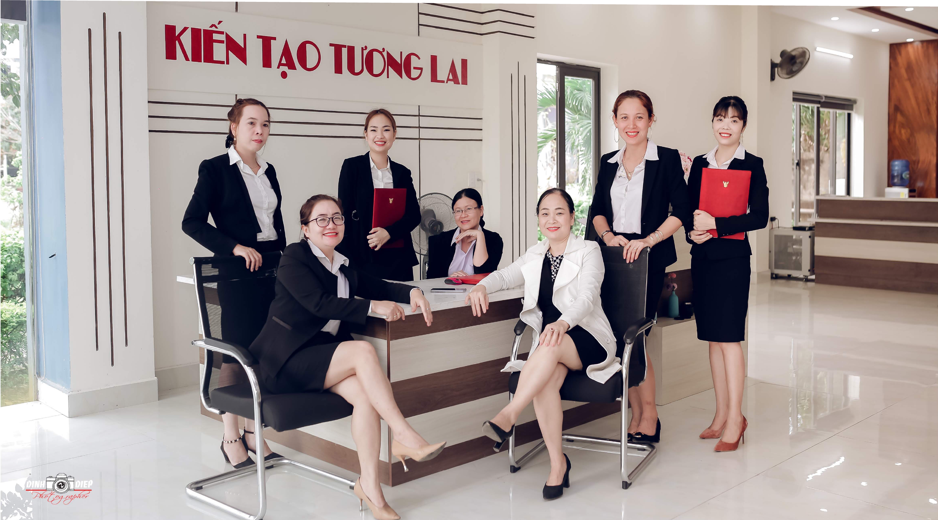 CHUYÊN NGHIỆP, LỊCH SỰ, ÂN CẦN